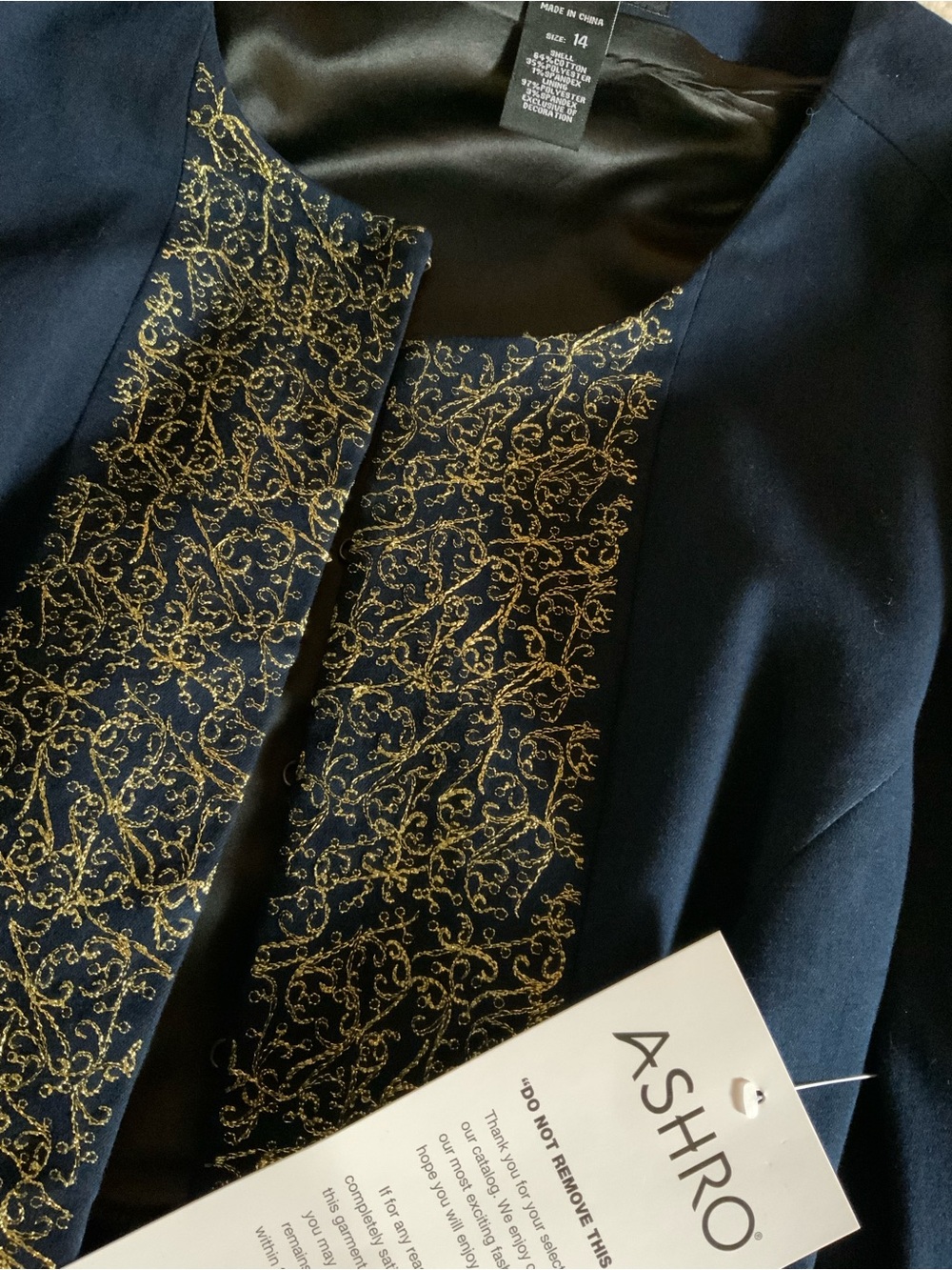NWT Navy Women's Two-Piece Pantsuit with Gold Embroidered Panel - Picture 13 of 13